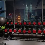 C14B Modern Infinity Pool Klcc Balcony View