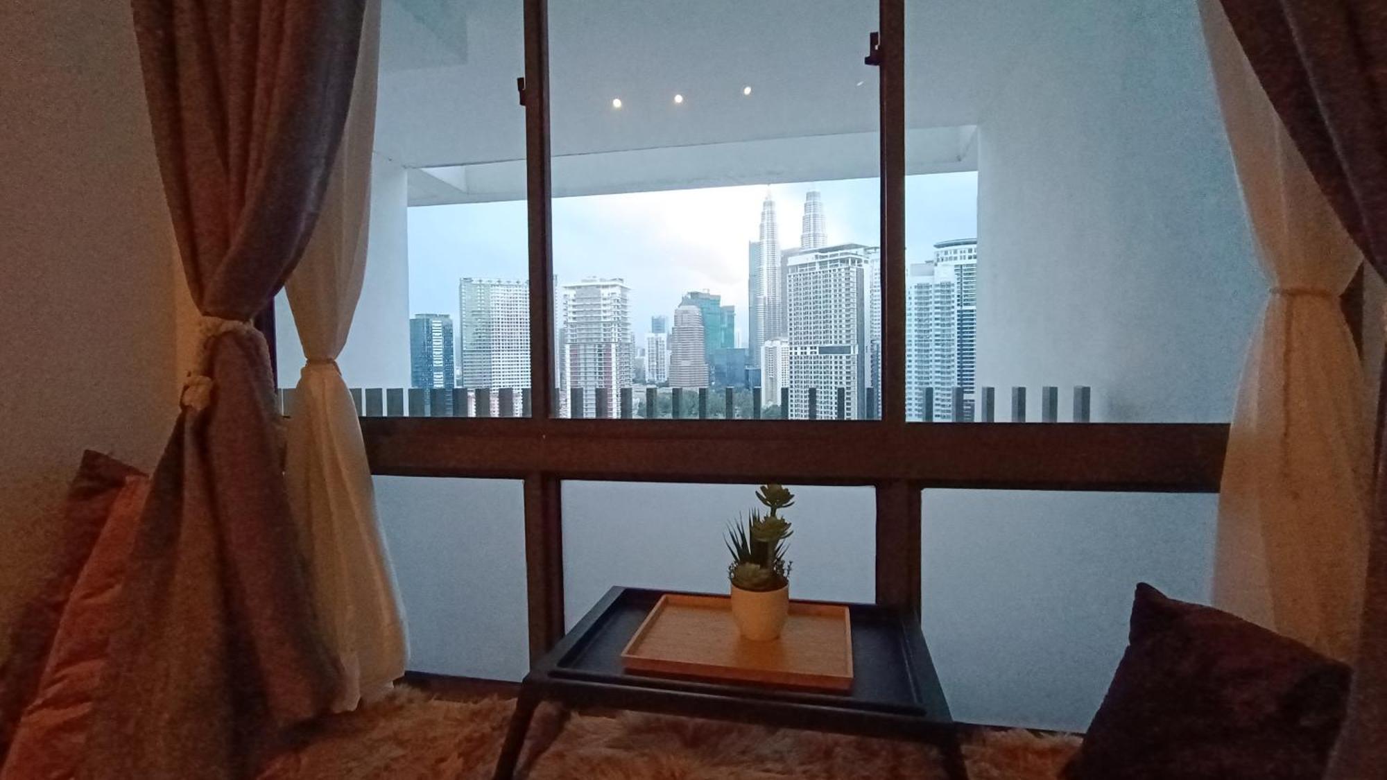 Pangsapuri C14b Modern Infinity Pool Klcc Balcony View *