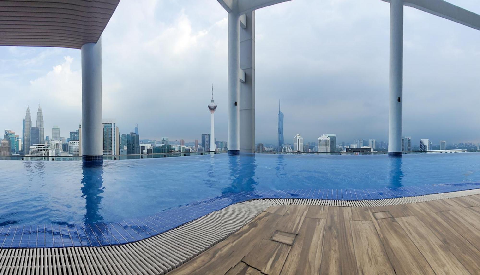 Pangsapuri C14b Modern Infinity Pool Klcc Balcony View