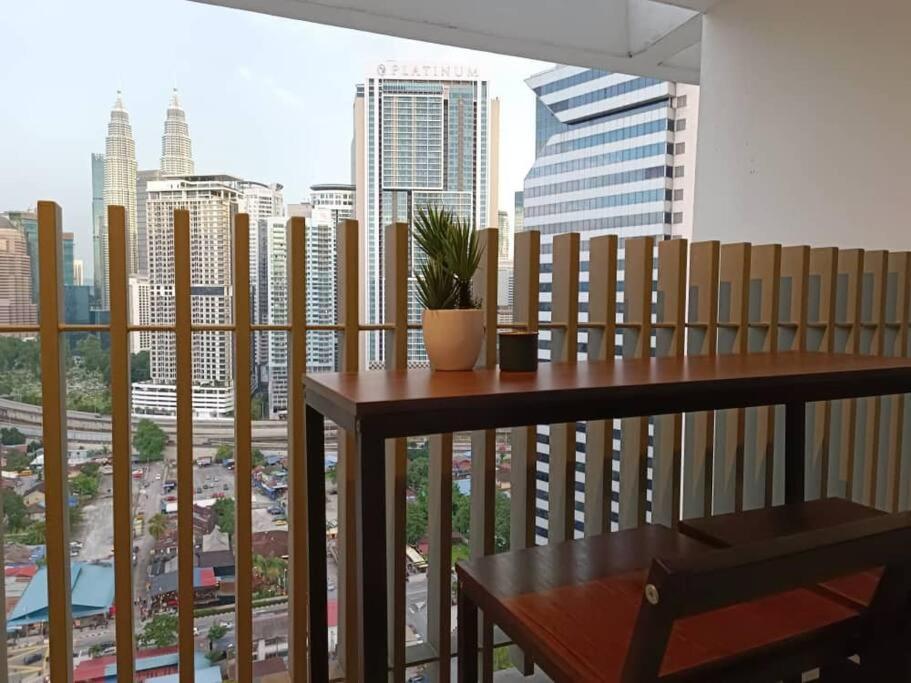 Apartment C14b Modern Infinity Pool Klcc Balcony View Kuala Lumpur